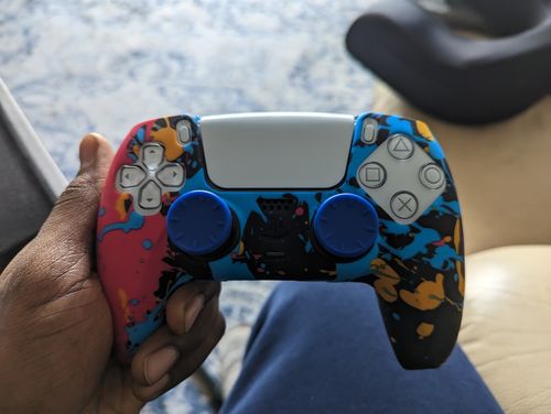 Customer photo review of Avant Garde - PS5 Controller Skin