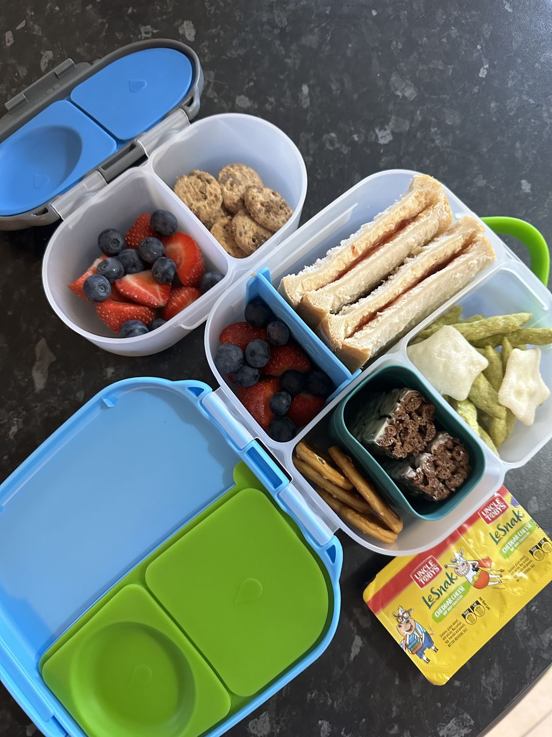 Customer photo review of b.box Mini Lunchbox - Ocean Breeze