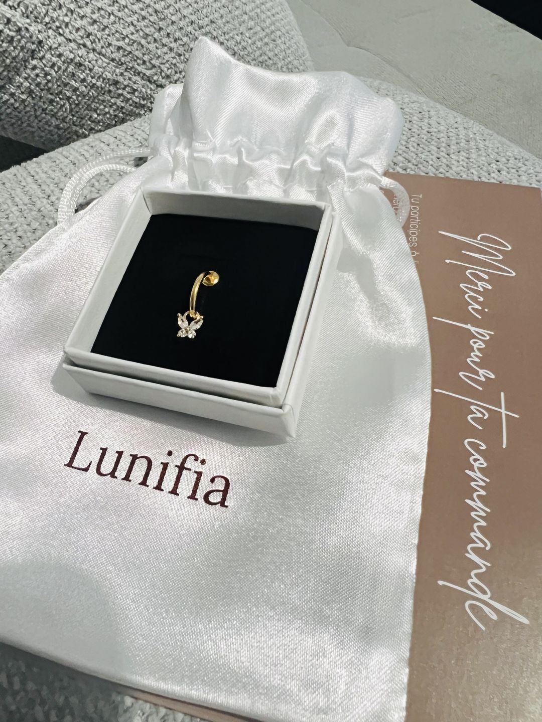Customer photo review of Faux piercing Papillon