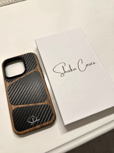 Customer photo review of Carbon Fiber Wood Grain iPhone Case