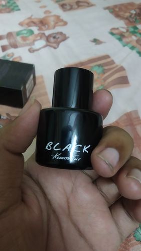 Customer photo review of Kenneth Cole Black Eau De Toilette Miniature For Men - 15ml