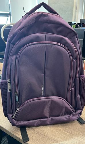 Customer photo review of Mochila Bast Laptop 15.6" Cool Capital Morado