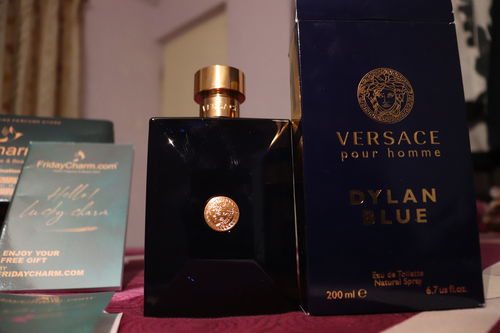 Customer photo review of Versace Pour Homme Dylan Blue Eau De Toilette For Men