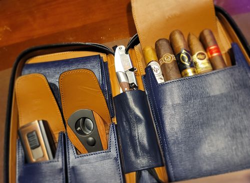 Customer photo review of Black Label Cigar Carry Case