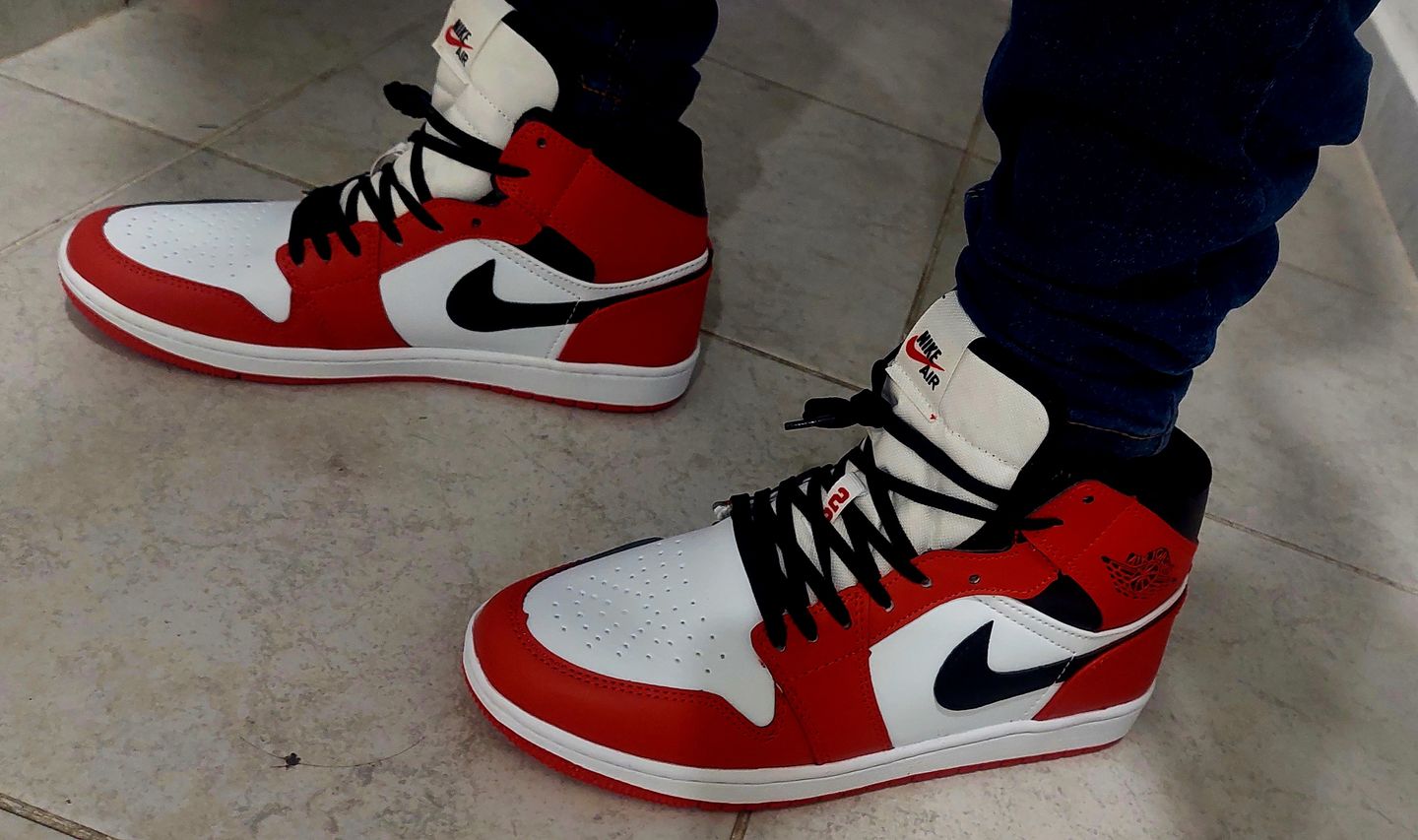 Customer photo review of Tenis Retro 1 Chicago Red