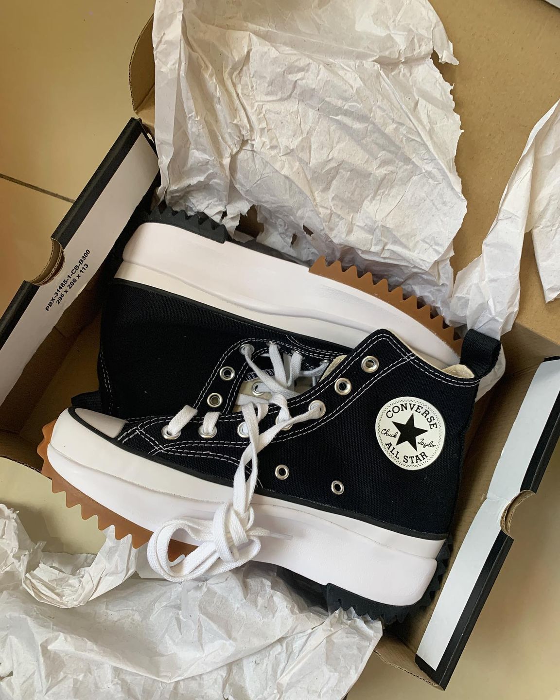 Customer photo review of Zapatilla Converse Run Star Hike Plataforma Mujer Negro