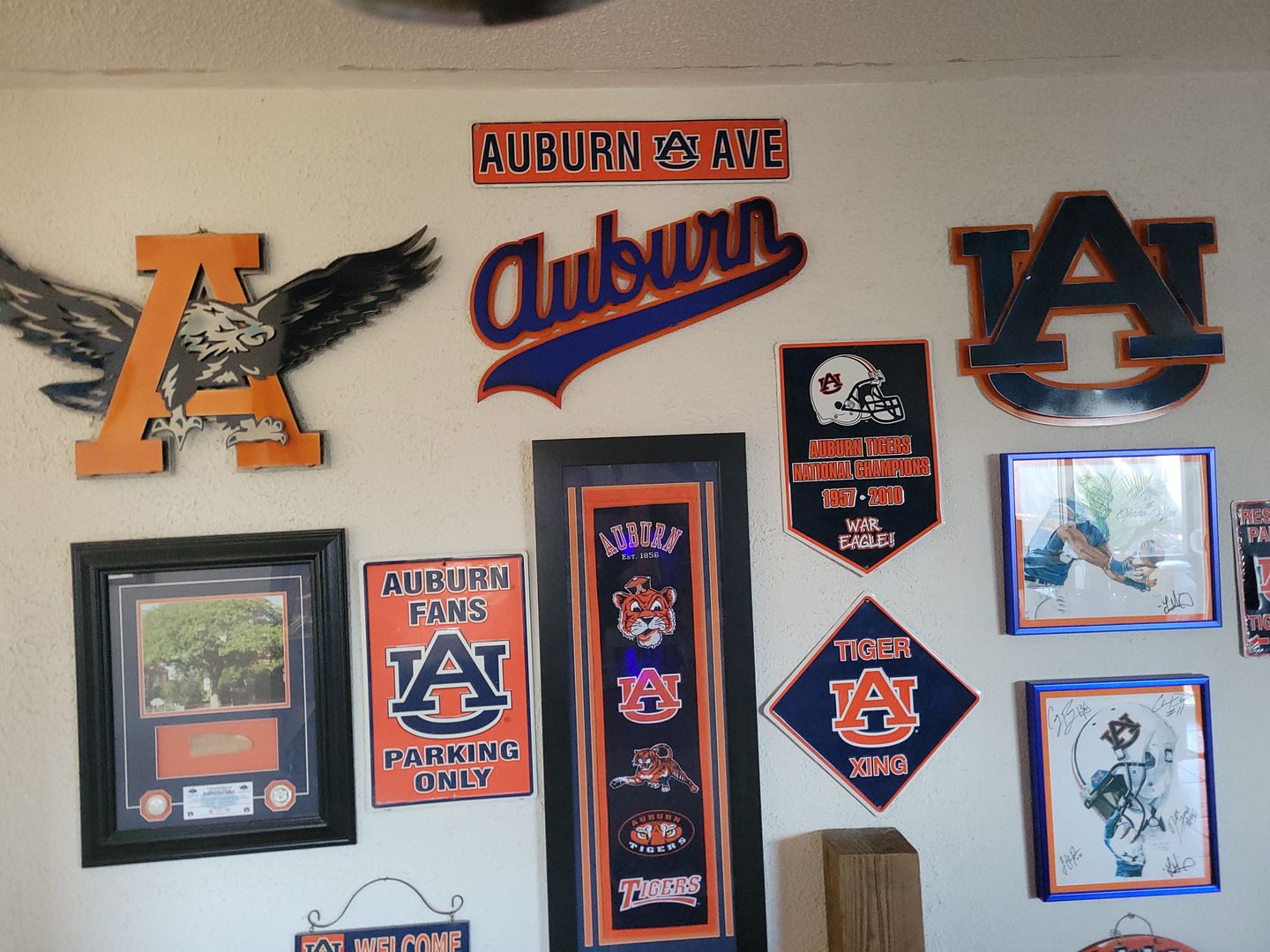Customer photo review of Auburn Tigers Cursive Script VAULT 3D Metal Wall Art 26" x 14"