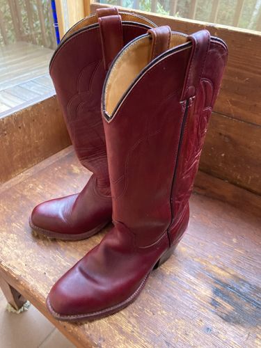 Customer photo review of Clyde’s Leather Recoloring Balm