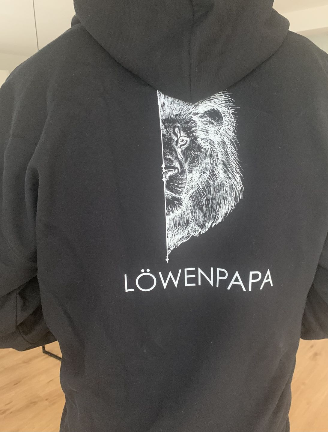 Customer photo review of Löwenpapa Backprint  -  Hoodie
