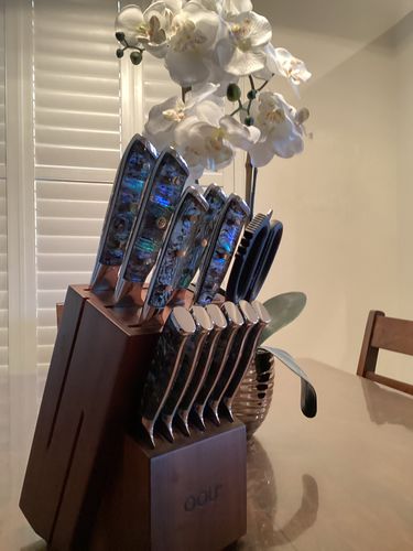 Customer photo review of "Umi" Japanese VG10 Damascus Steel Steak Knife Set - Abalone Shell Handle