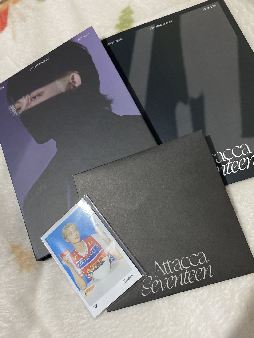 Customer photo review of SEVENTEEN - 9TH MINI ALBUM ATTACCA CARAT VER.