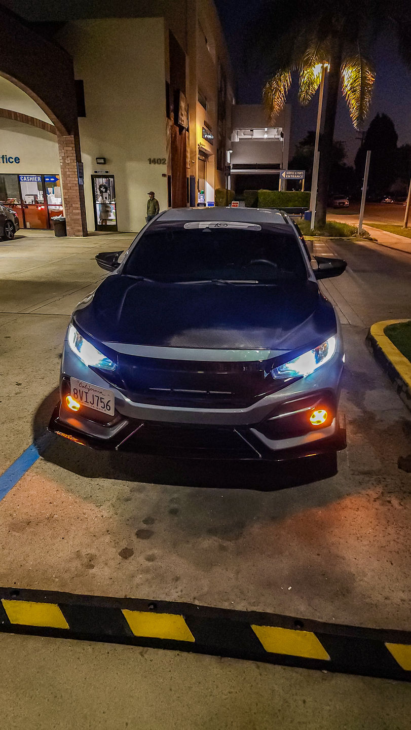 Customer photo review of Sports Grille w/ Steel Mesh - Glossy Black for 16-21 Honda Civic Sedan/Hatchback/FK8