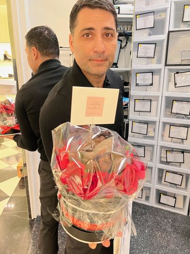 Customer photo review of Red Rose Halo