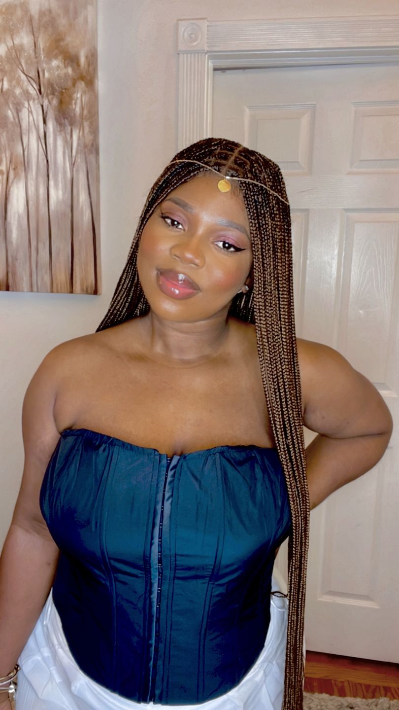 Customer photo review of Beyoncé Knotless Braids Wigs (Ready To Ship)