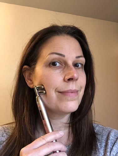 Customer photo review of EvenSkyn® Phoenix: Premium Face Lifting Microcurrent Bar
