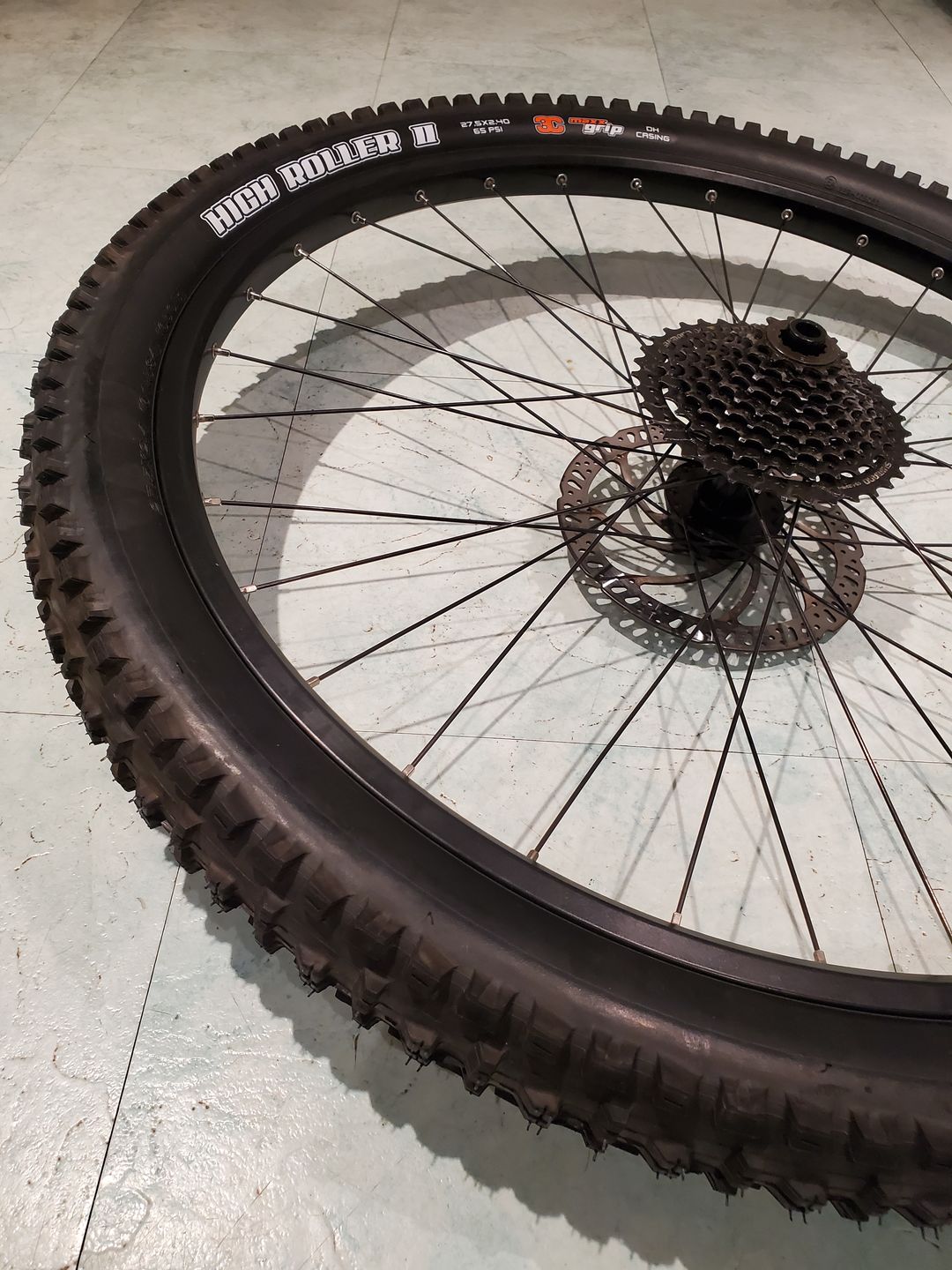 Customer photo review of Maxxis High Roller II  27.5 x 2.4"  3C MaxxGripp DH Bike Tyre