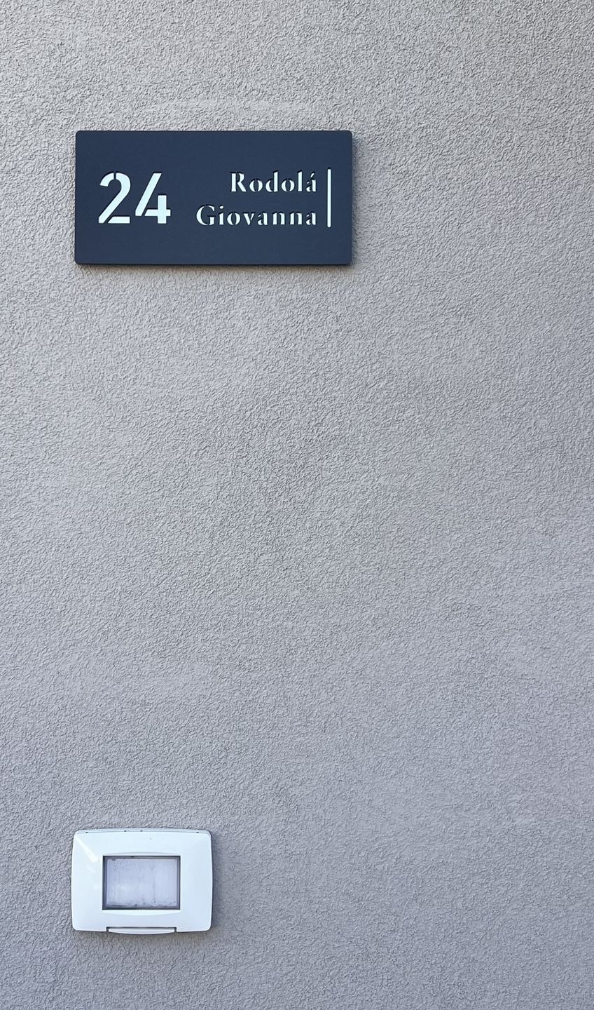 Customer photo review of Numero civico e testo modello Stencil Horizontal