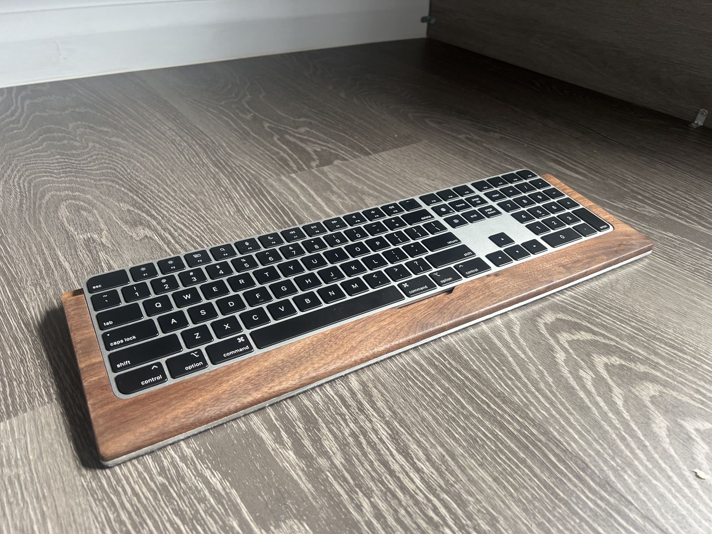 Customer photo review of Apple Magic Keyboard Tray Walnut