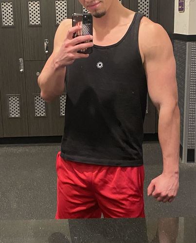 Customer photo review of Men's Classic Sol Short, Cardinal