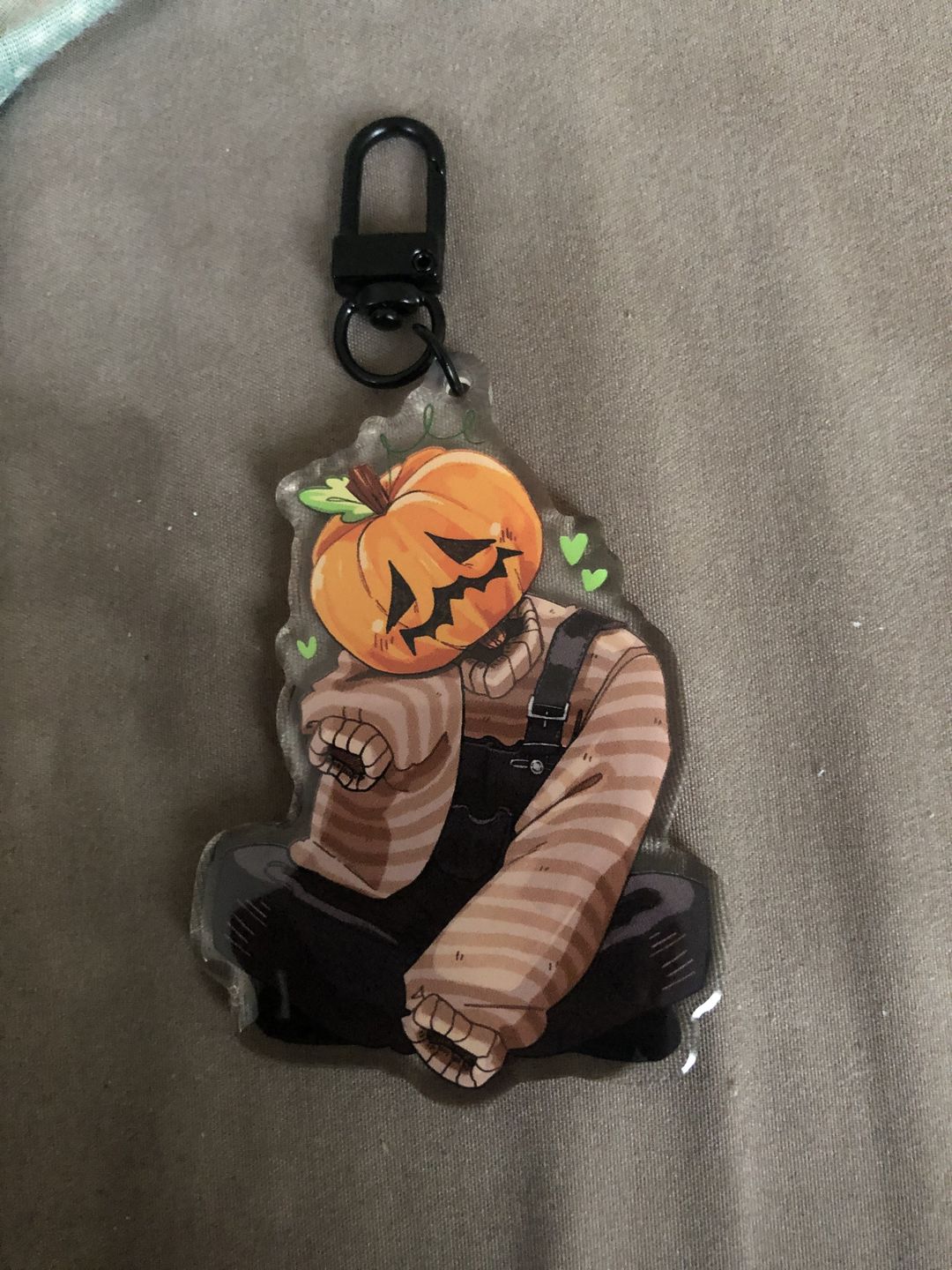 Customer photo review of Autumn Pumpkin Head Keychain!
