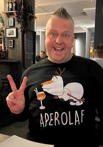 Customer photo review of APEROLAF - Sweater Unisex