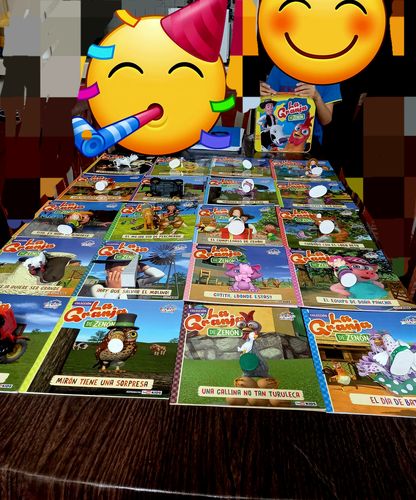 Customer photo review of Colección La Granja de Zenón: 20 muñecos y 20 cuentos,  playmat +  caja coleccionadora