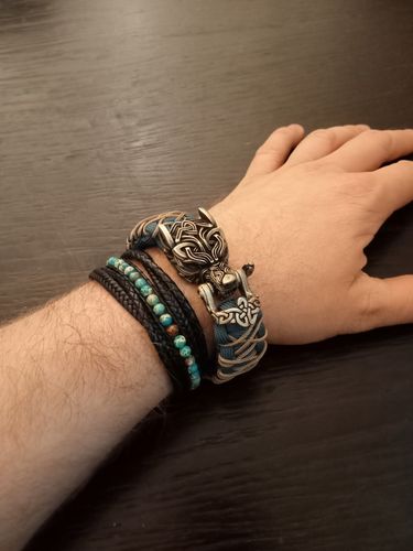 Customer photo review of Wolf Paracord Bracelet