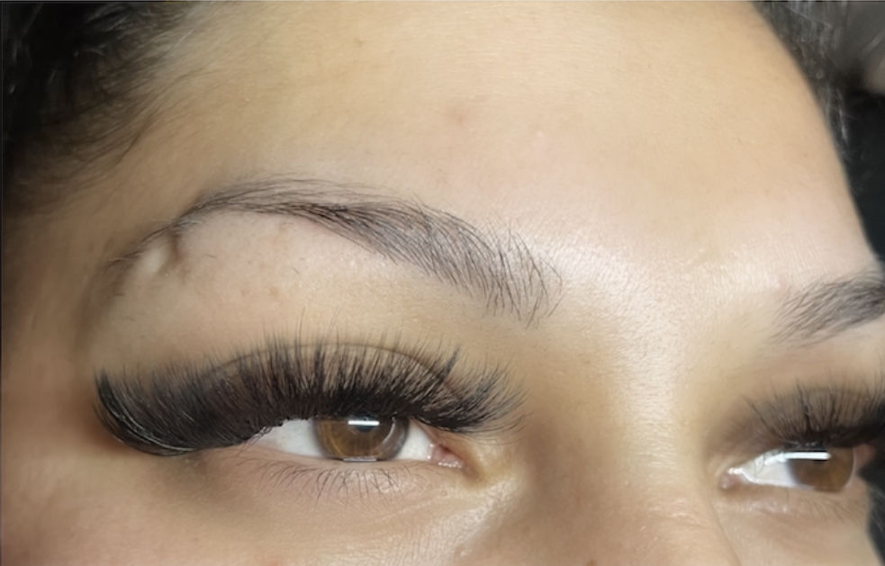 Customer photo review of SUPER BONDER FOR LASH EXTENSIONS