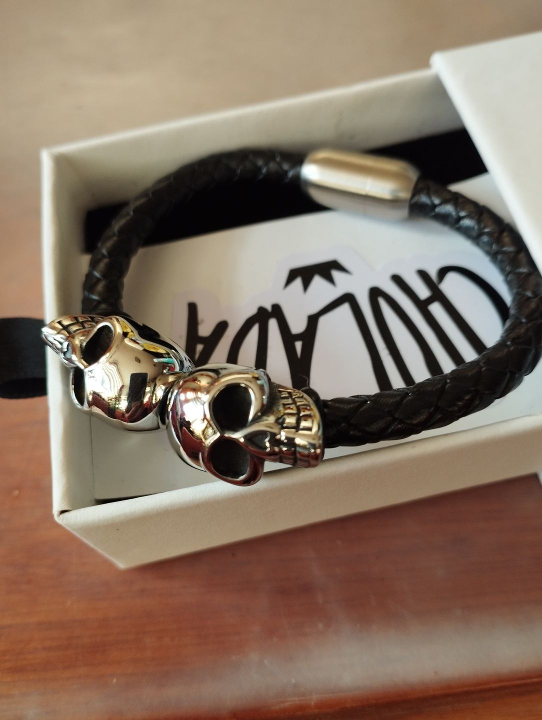 Customer photo review of Pulsera Skulls - Piel Natural