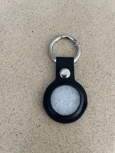 Customer photo review of AirTag Leather Case