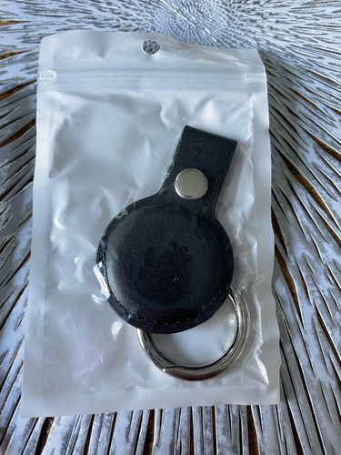 Customer photo review of AirTag Leather Case