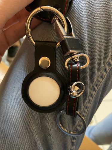 Customer photo review of AirTag Leather Case
