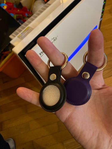 Customer photo review of AirTag Leather Case