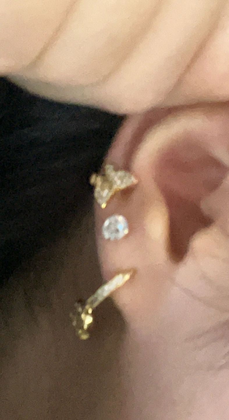 Customer photo review of Bright Diamond Ohrstecker | 18K vergoldet
