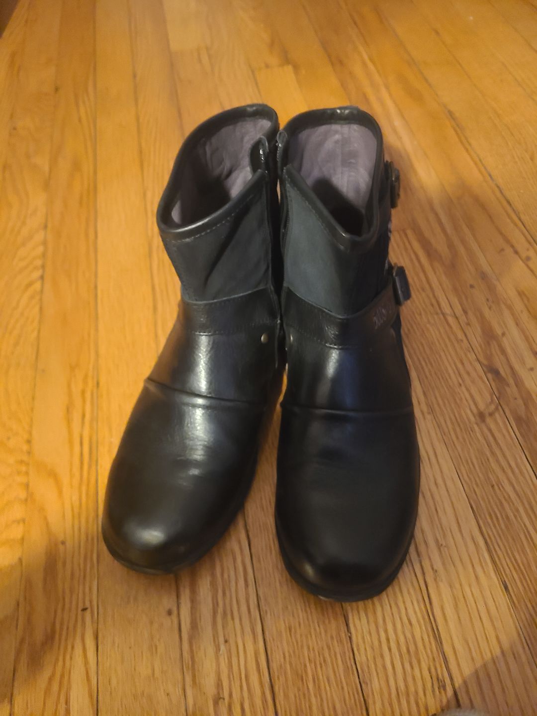 Customer photo review of Otto's Leather Motorcycle Biker Boots