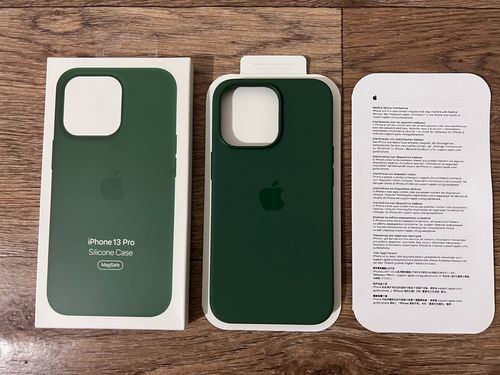 Customer photo review of iPhone Leather Case with MagSafe