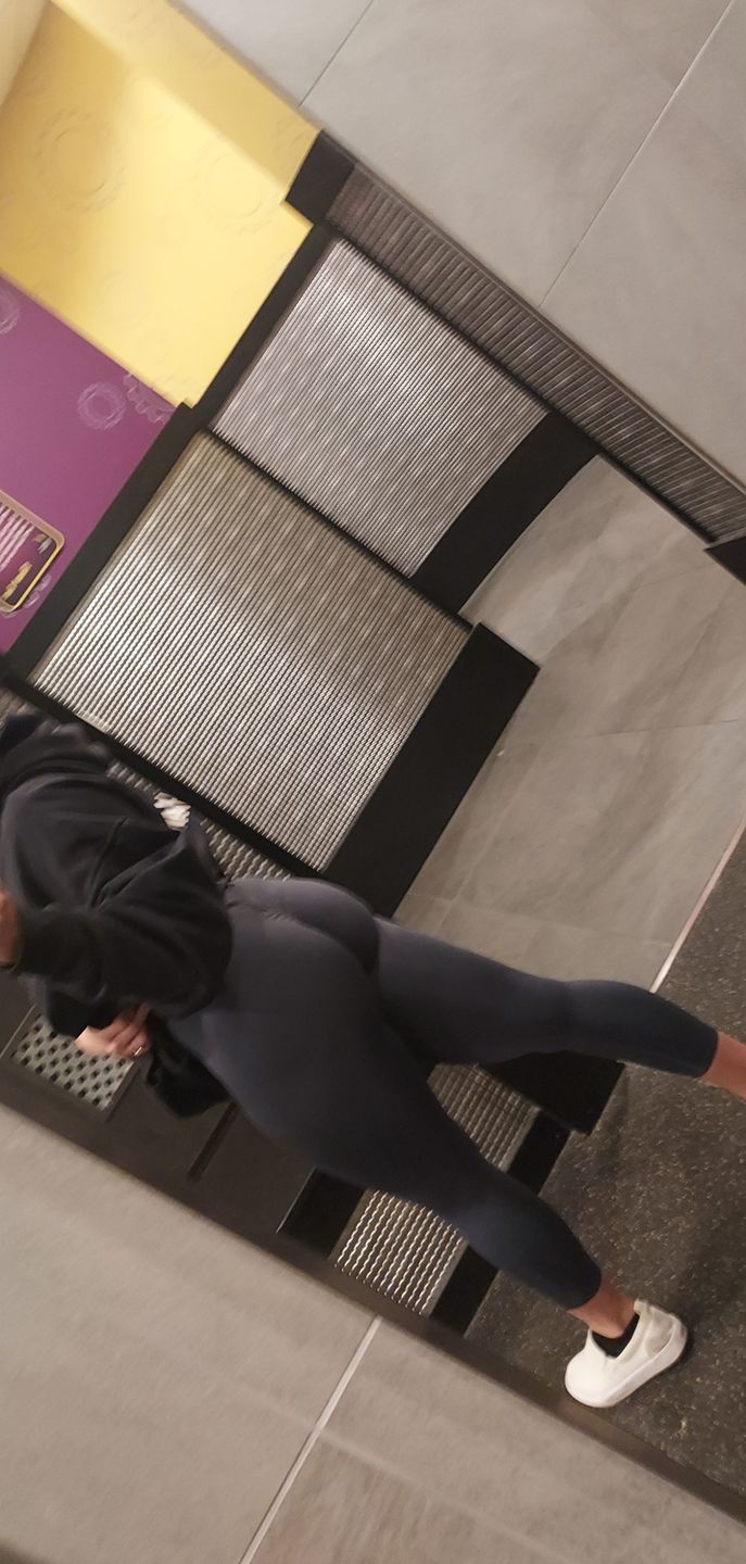Customer photo review of Assets V2 Leggings - Navy