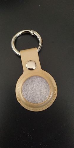 Customer photo review of AirTag Leather Case