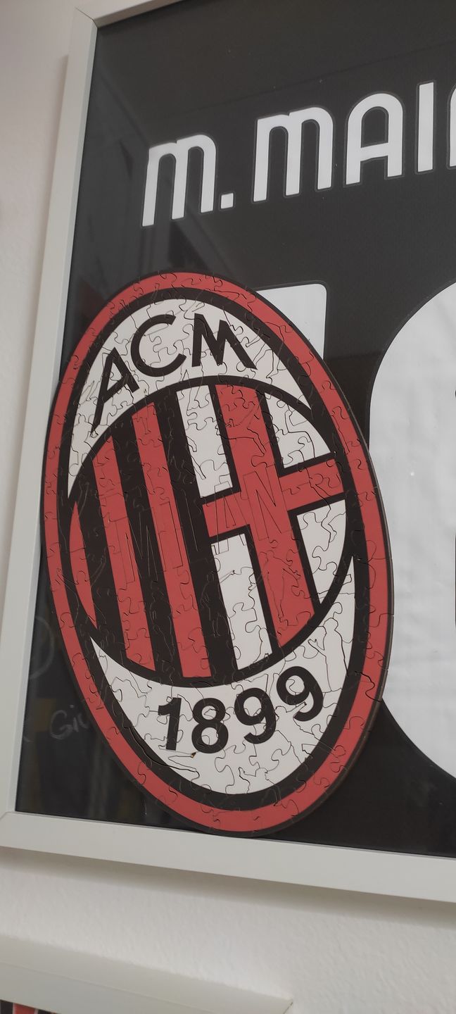 Customer photo review of Logo Milan® - Puzzle di Legno Ufficiale
