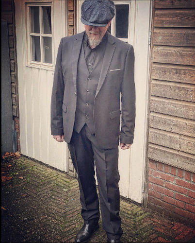 Customer photo review of Three Pieces Suit John