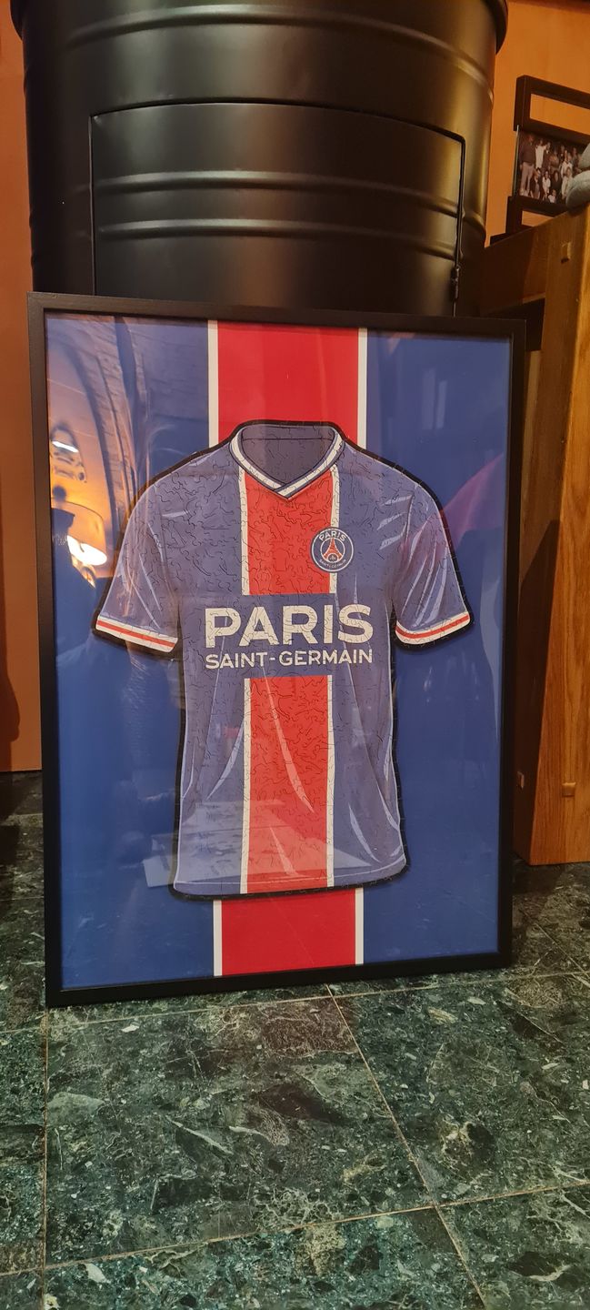 Customer photo review of Maillot PSG® - Puzzle Officiel en Bois