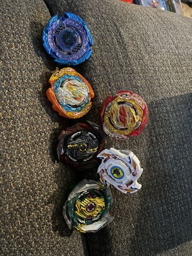 Customer photo review of Takara Tomy Beyblade Burst DB B-181 Random Booster vol.25 FULL-SET