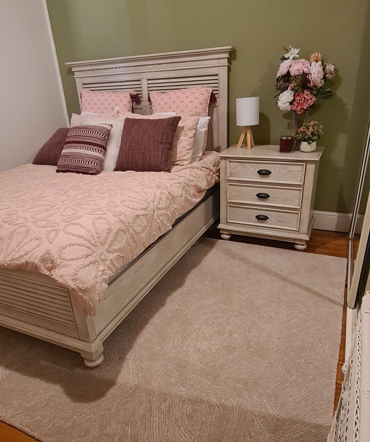 Customer photo review of Loren Almon 01 Natural Wool Rug