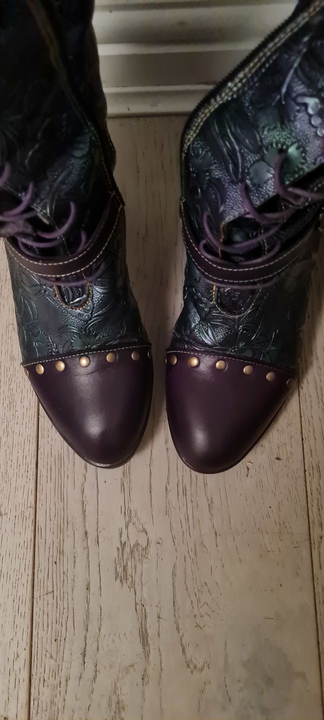 Customer photo review of Warm Embossed Real Leather Dragonfly Boots