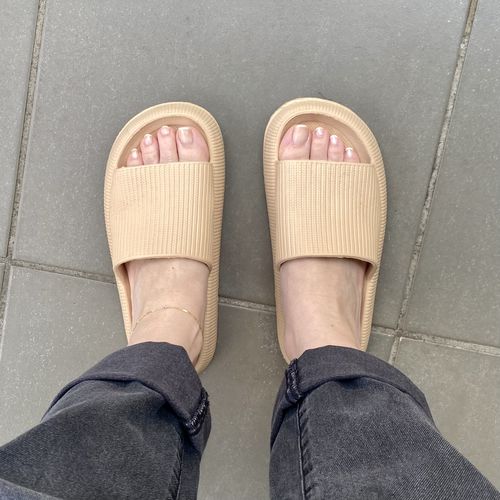 Customer photo review of The Cushy Slides™