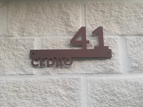 Customer photo review of Numero civico e testo sagomato modello Line 02 Acrilico