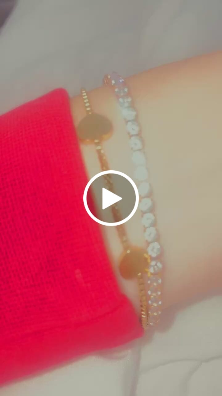 Customer video review of Lovely Tennis Armband | 18K vergoldet