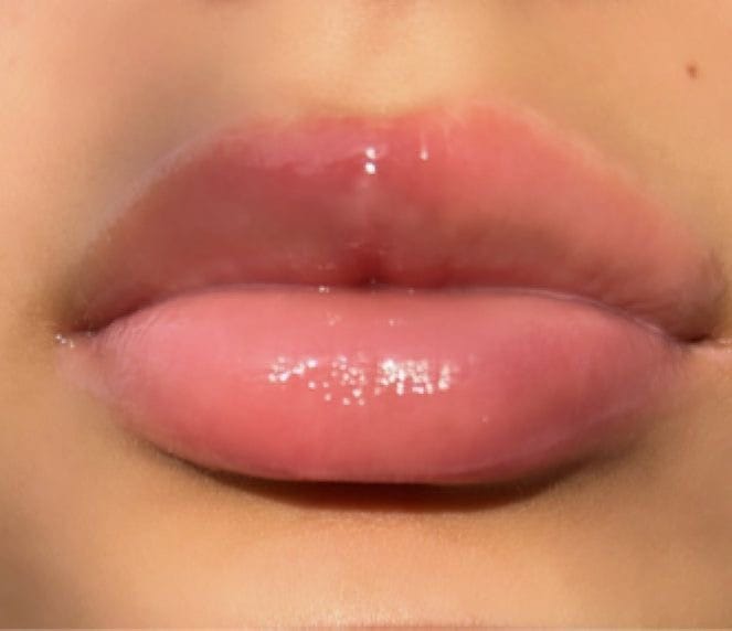 Customer photo review of Pretty & Plump Lip Plumping Gloss - PRE ORDER