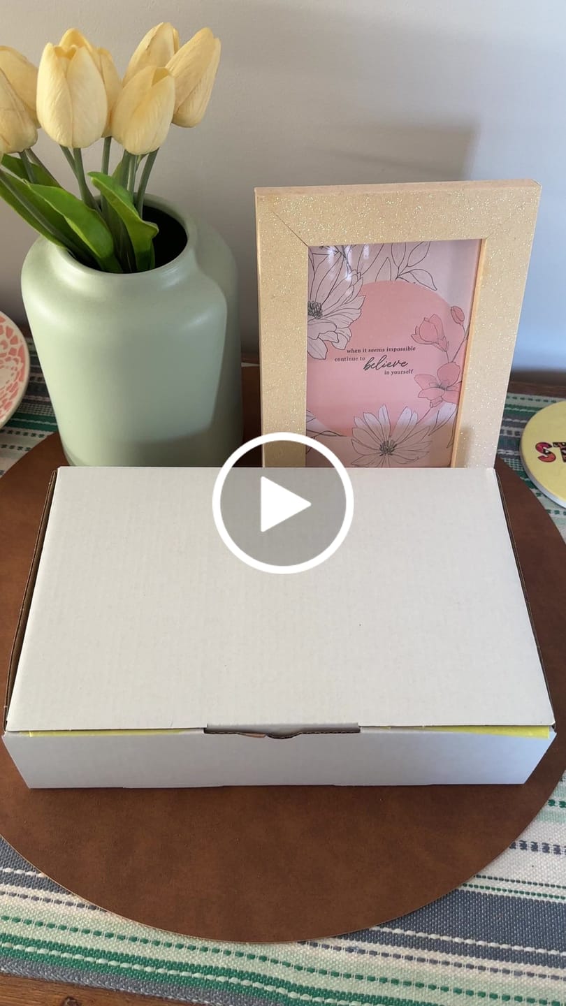 Customer video review of 240 x 150 x 60mm Diecut White Mailing Box B14