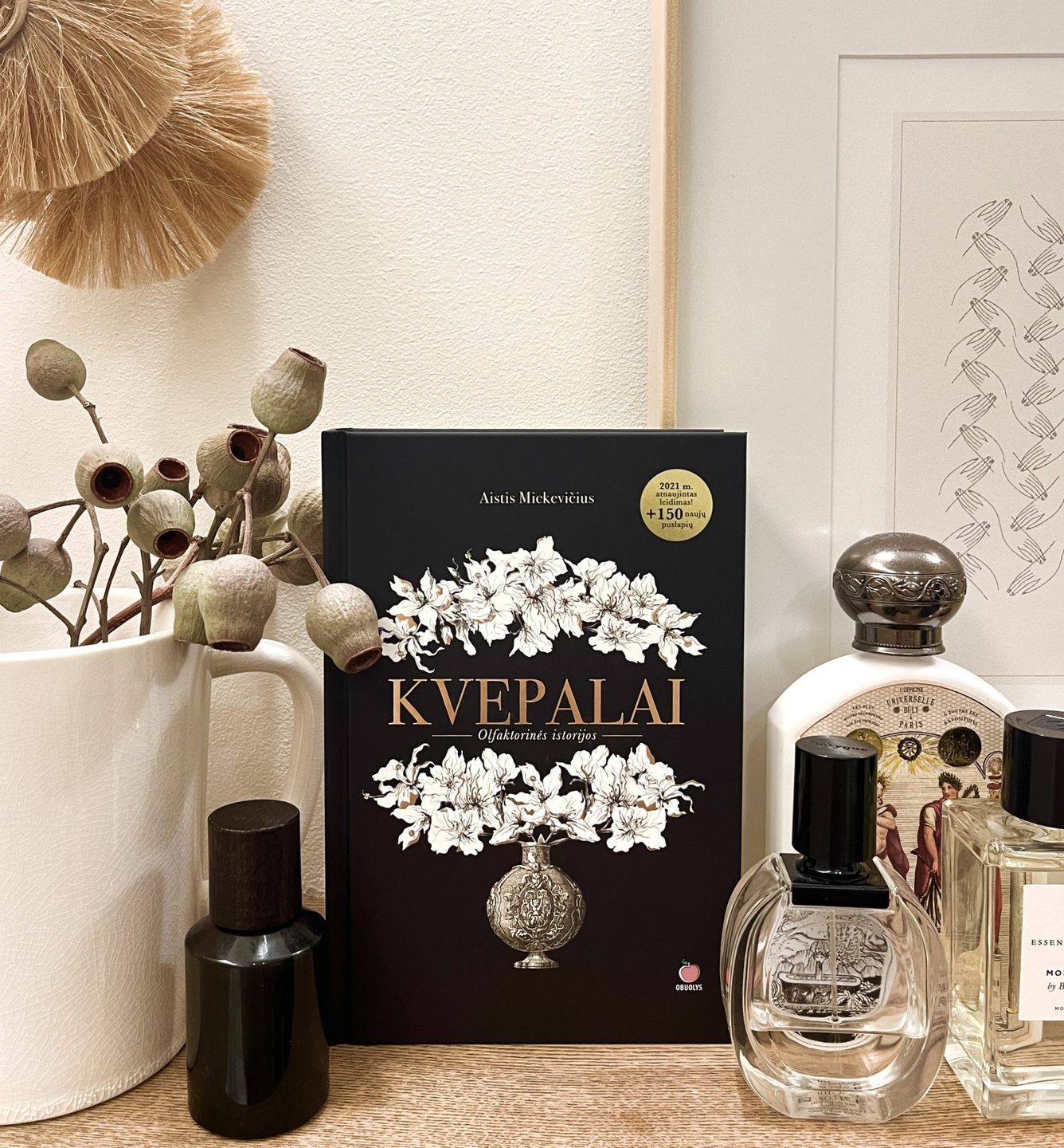 Customer photo review of Kvepalai: olfaktorinės istorijos – didžiausias ir išsamiausias kvepalų vadovas Lietuvoje – atnaujintas leidimas